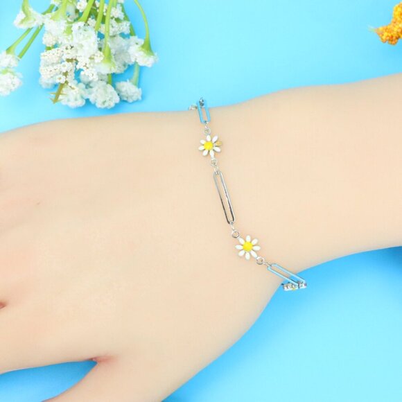 Chic & Stylish Bracelet – A Thoughtful Gift for Women and Girls, DYC1062 - Picture 5 of 9